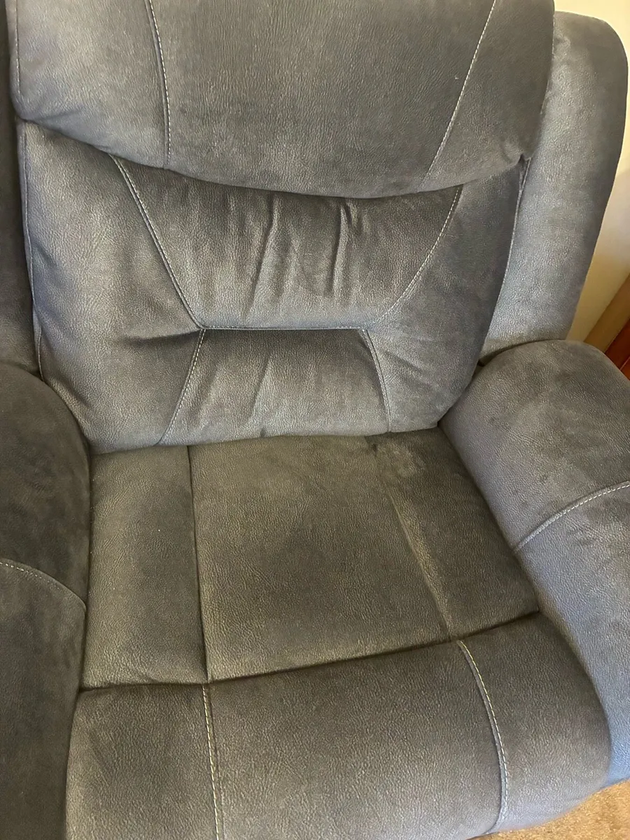 3-1-1 reclining sofa - Image 4