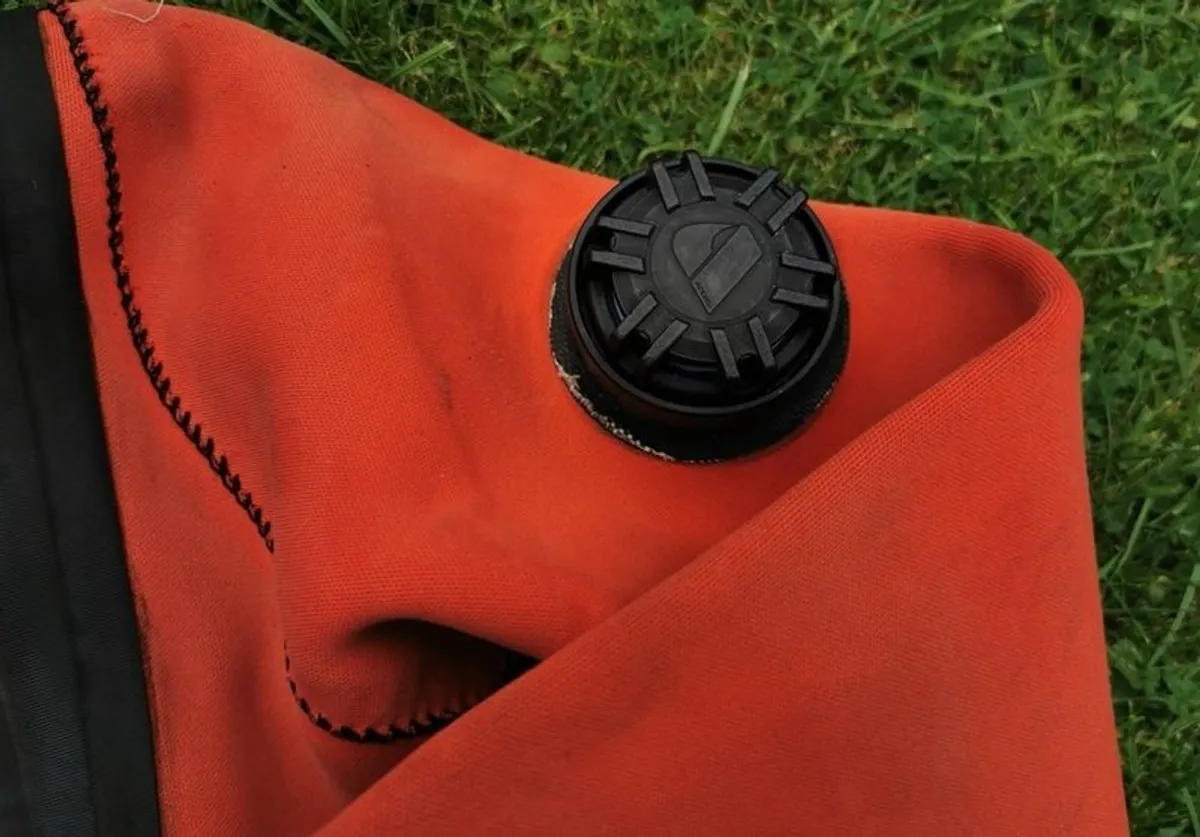 DUI drysuit for sale + Lifting bags - Image 3