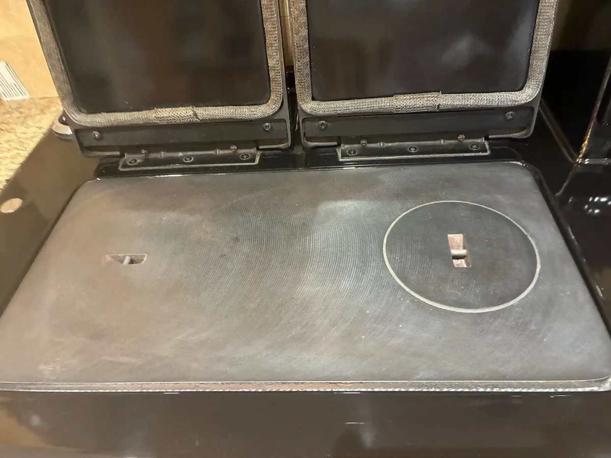 Rayburn solid fuel cooker - Image 3