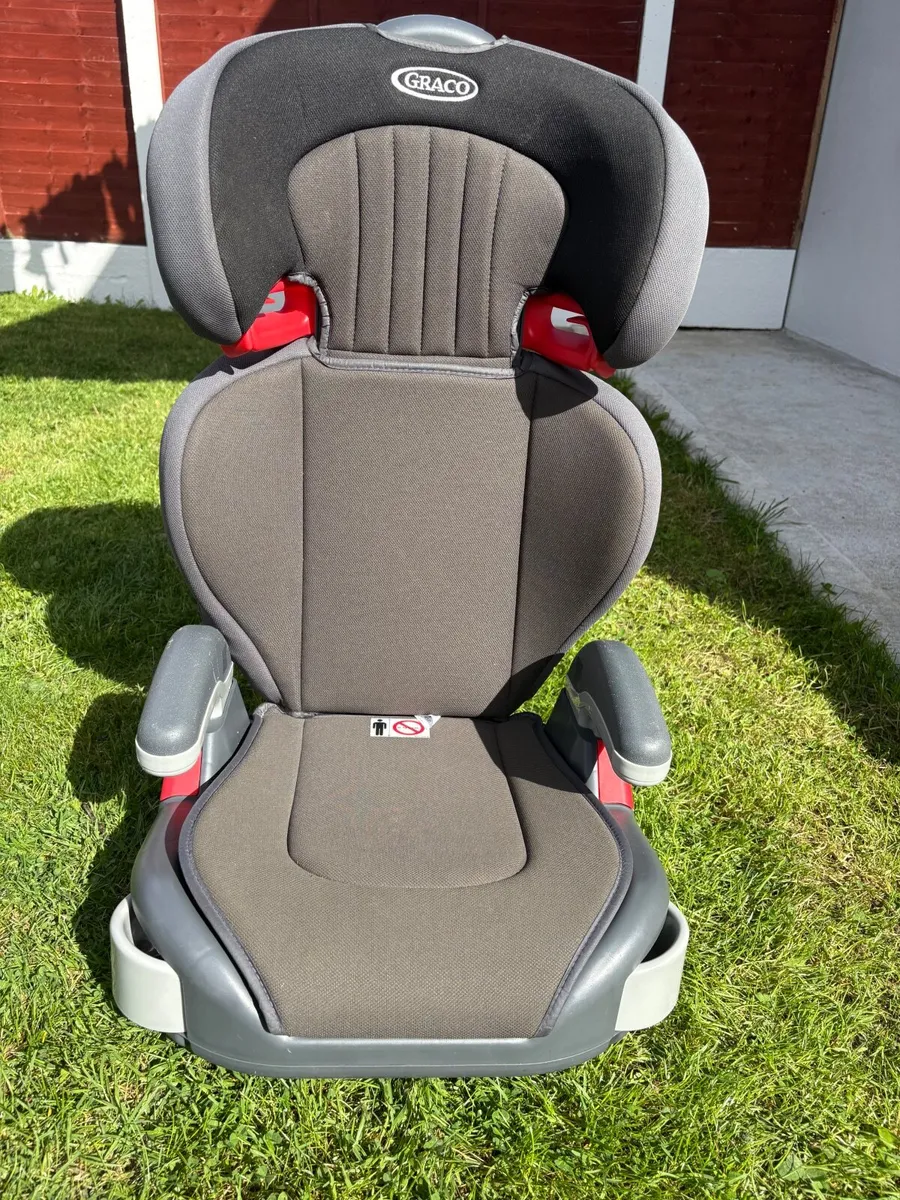 Car booster seat - Image 1