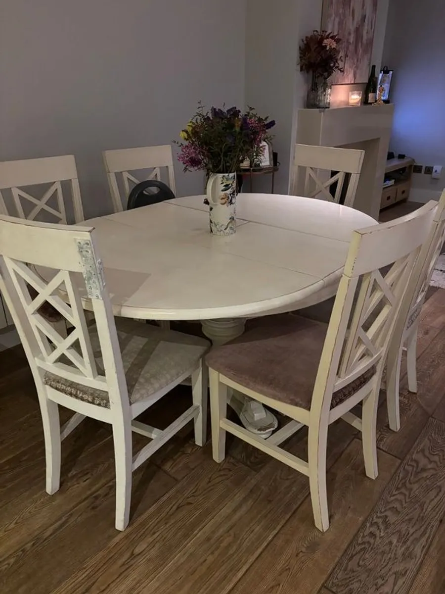 Rustic extendable Dining Table 7 chairs - Image 2