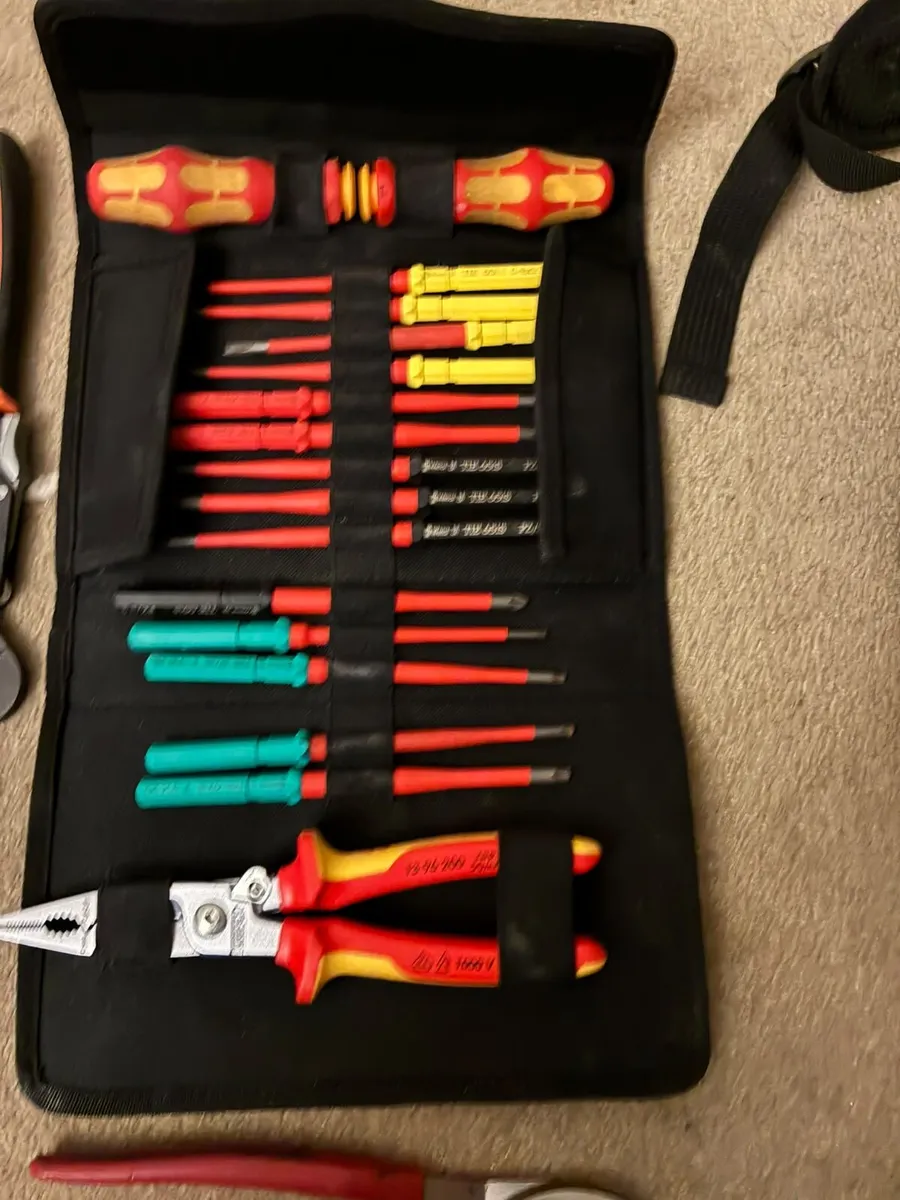 Weara hand Tools - Image 1
