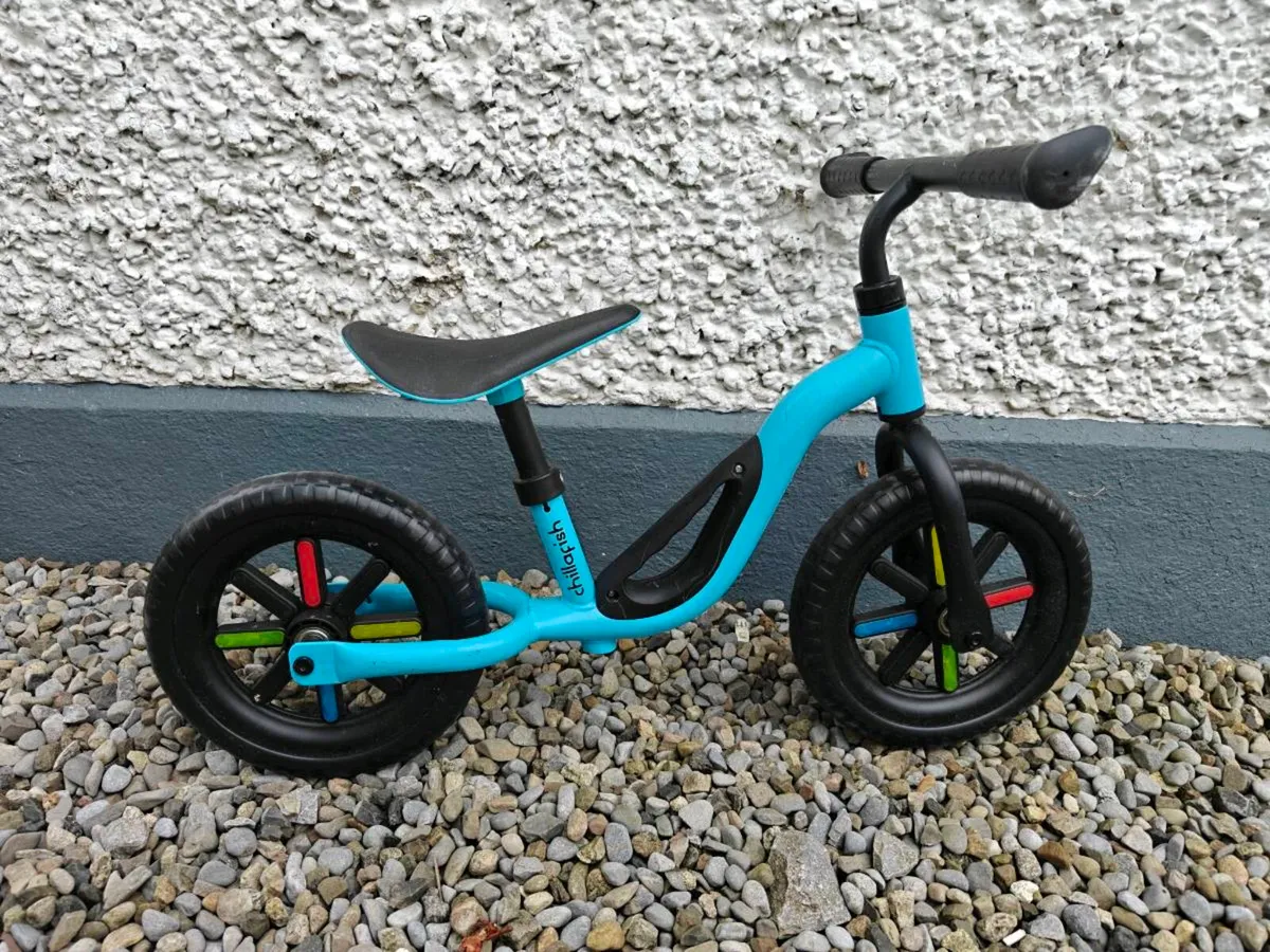 Push balance bike Chillafish with GLOW wheels - Image 2