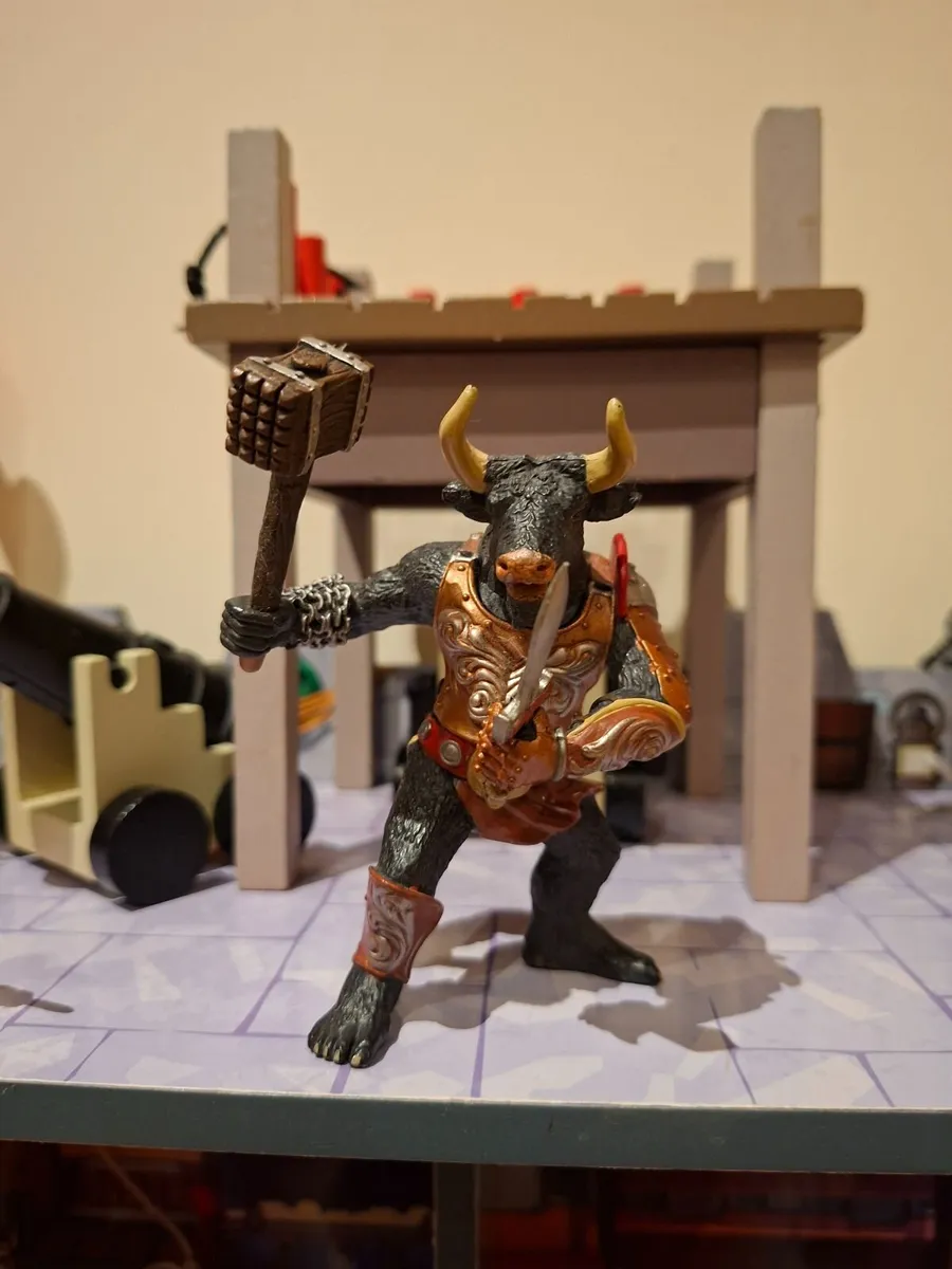 Pirate castle and ship with characters - Image 3
