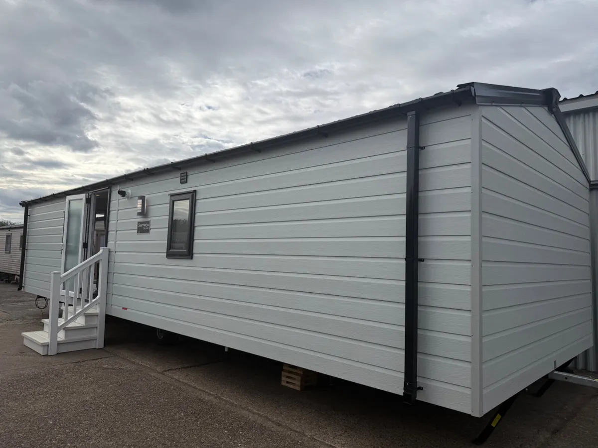 NEW SAFFRON DELUXE 36FT X 12FT 2 BED 6 BERTH - Image 3