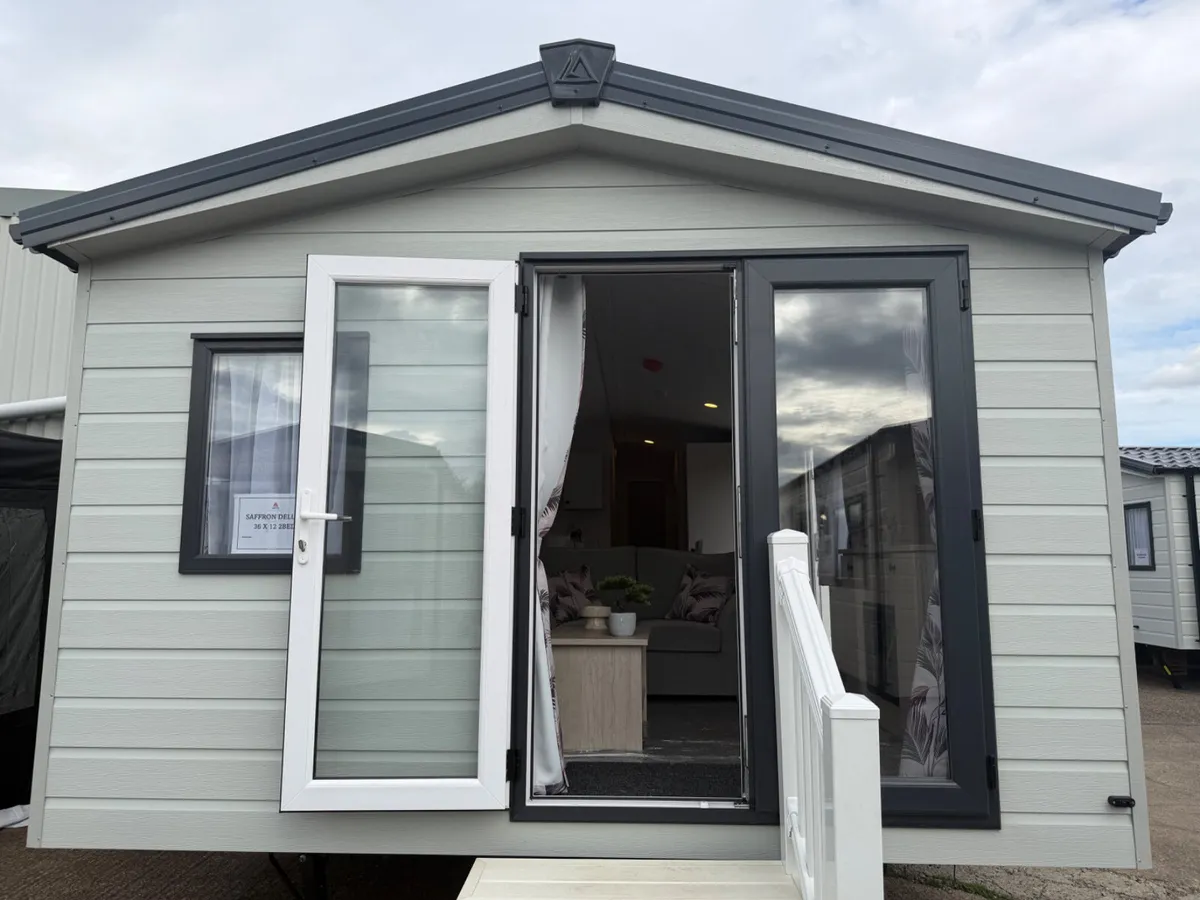 NEW SAFFRON DELUXE 36FT X 12FT 2 BED 6 BERTH - Image 2