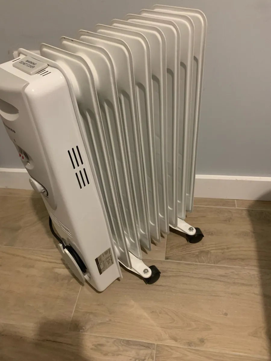 Sirocco oil heater like new - Image 2