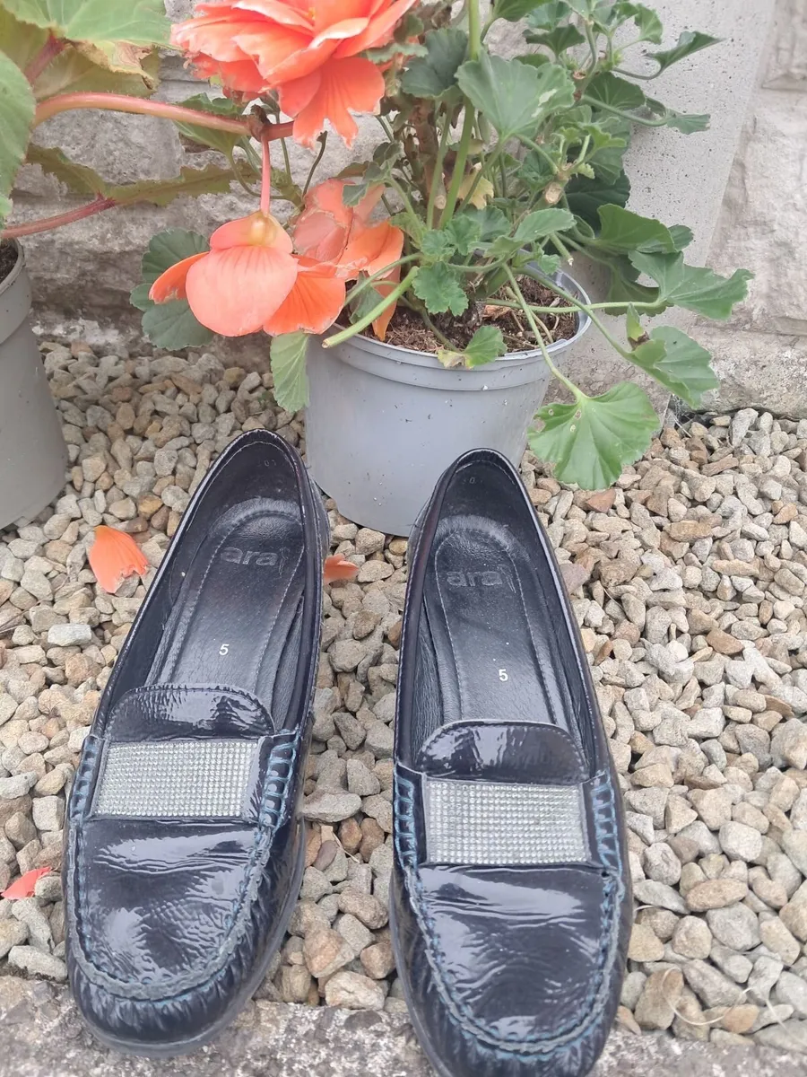 Ladies ARA leather shoes - Image 1