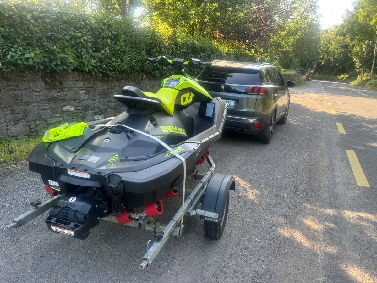 Seadoo Spark Trixx 2 up with only 24 hours as new - Image 3