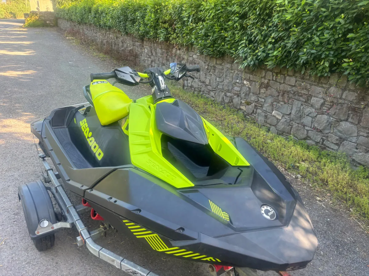 Seadoo Spark Trixx 2 up with only 24 hours as new - Image 2