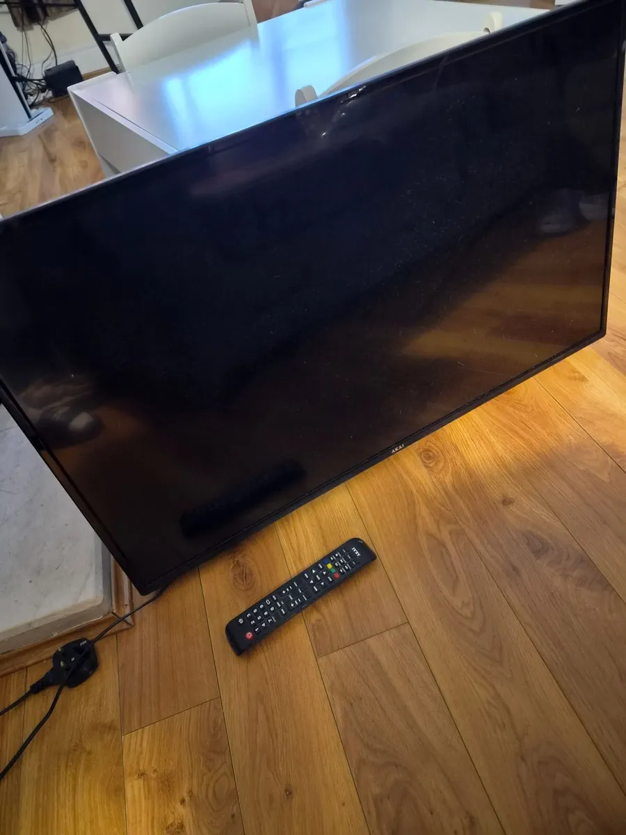 40 inch Akai TV - Image 1