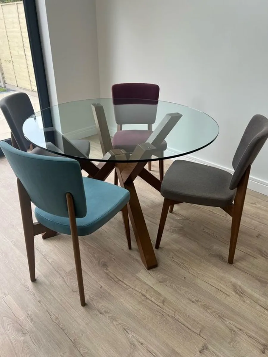 Mid century style dining table and chairs - Image 4