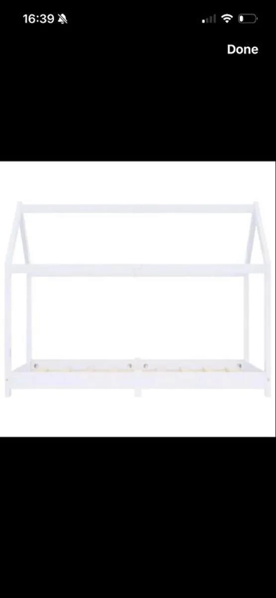 Children's house frame bed - Image 1