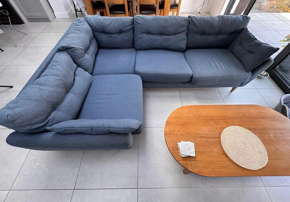 Corner couch - Image 2