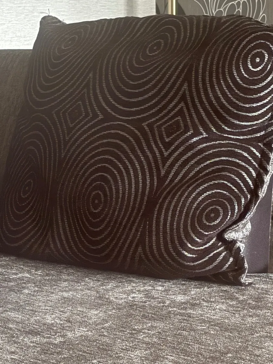 Cuddle Swival Chair - Image 2