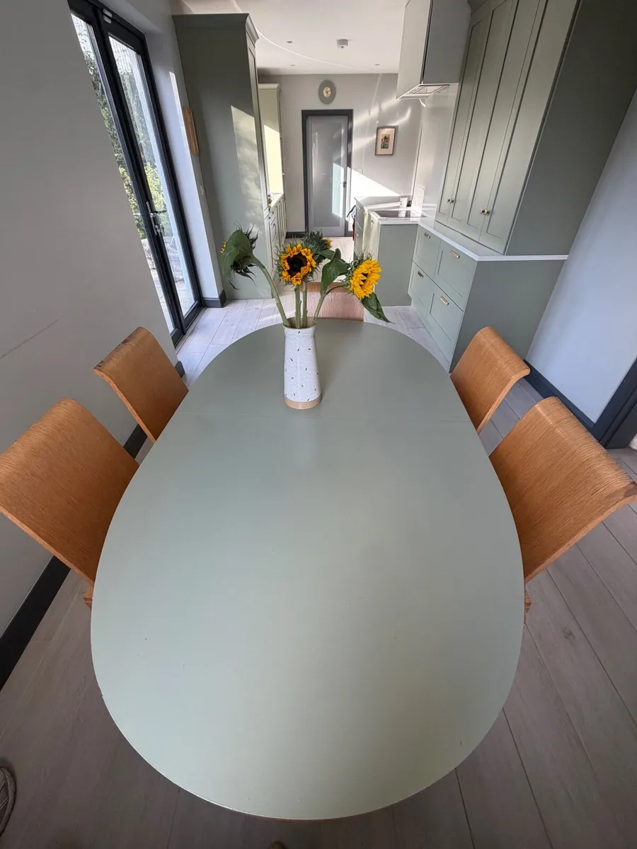Oval Dining table & 6 chairs - Image 2