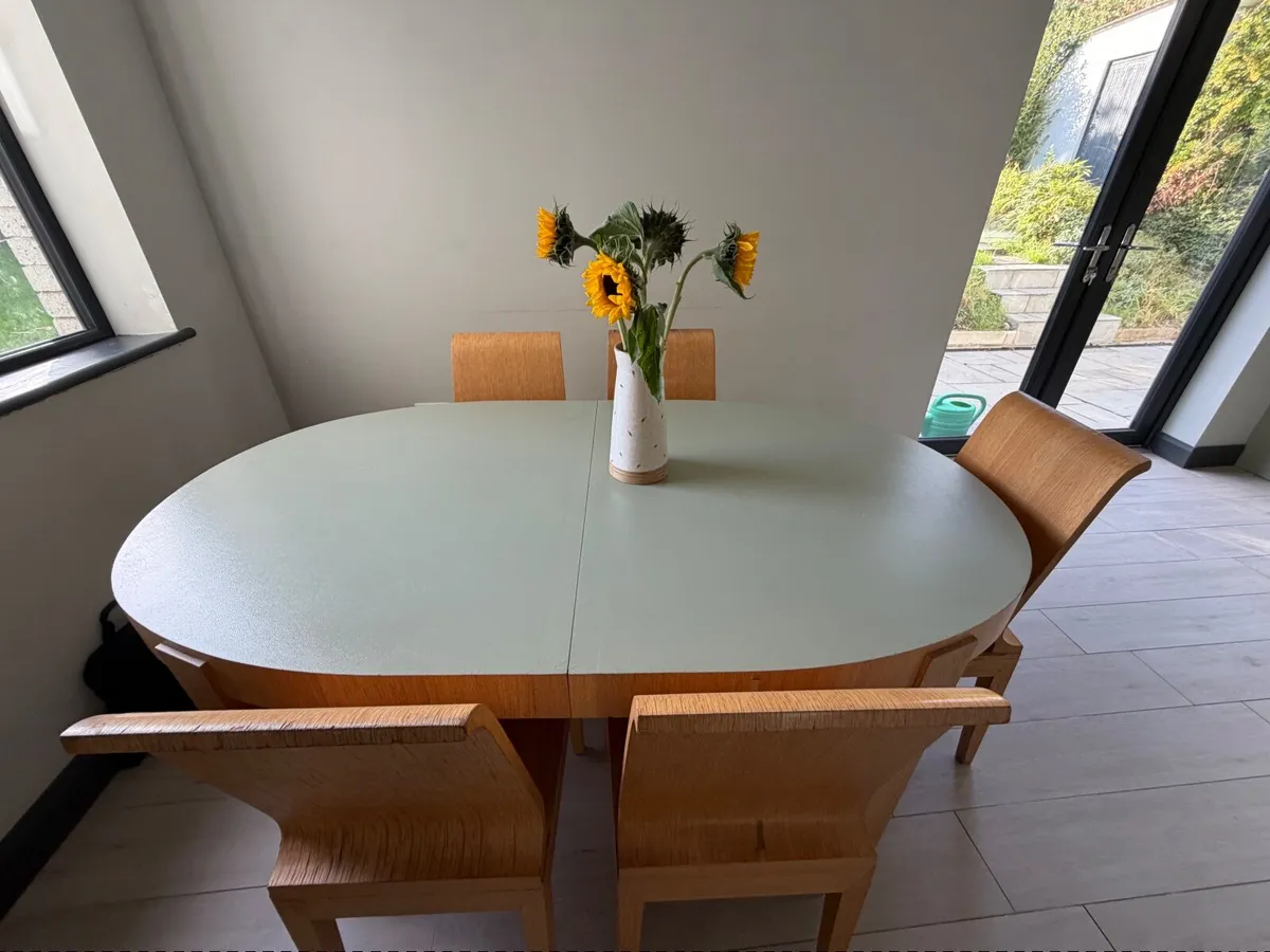 Oval Dining table & 6 chairs - Image 4