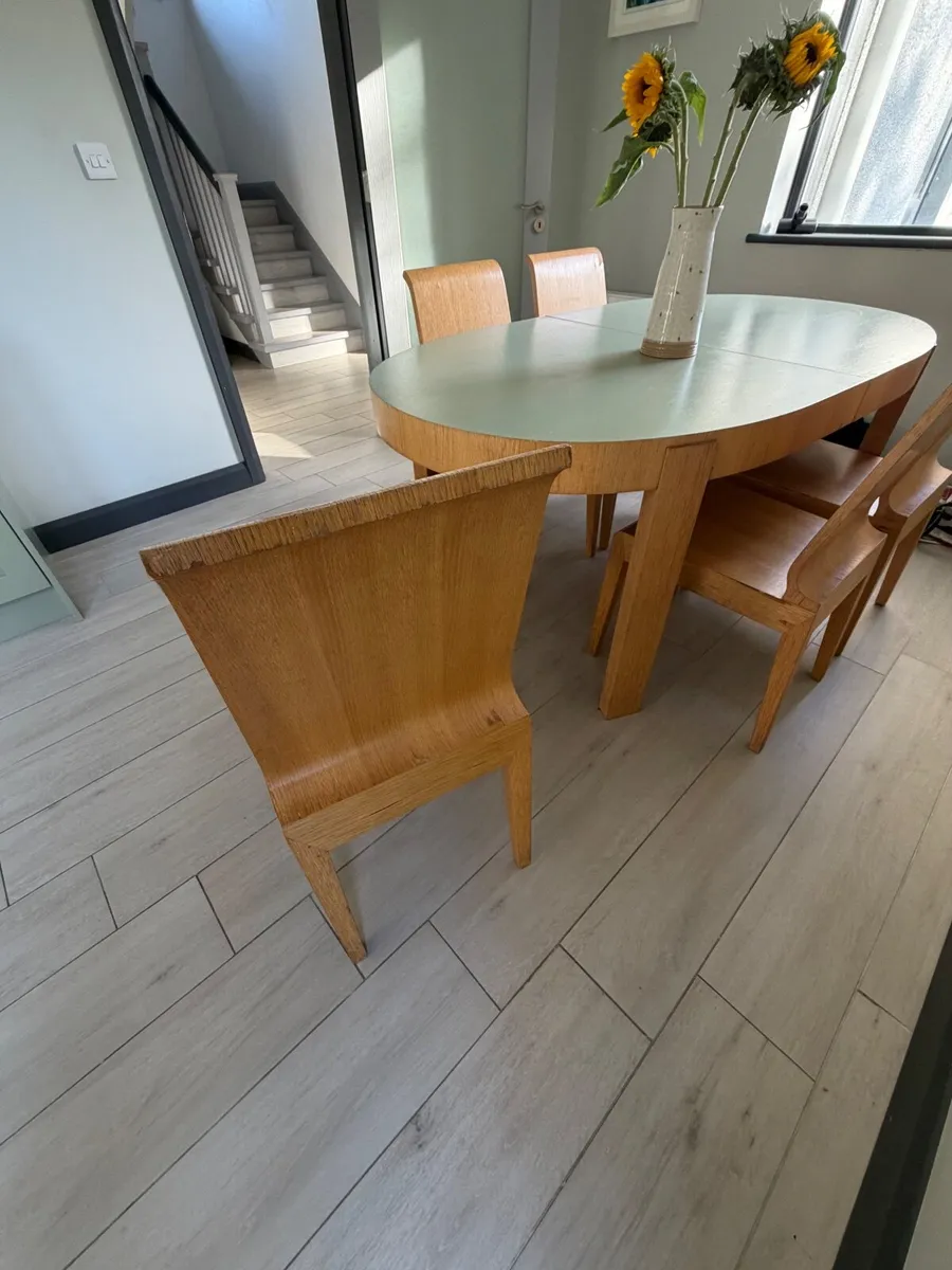 Oval Dining table & 6 chairs - Image 3