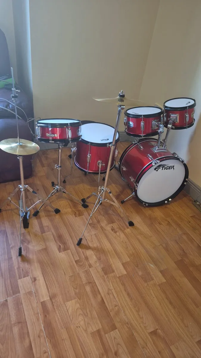 Tiger teenage drum kit - Image 1