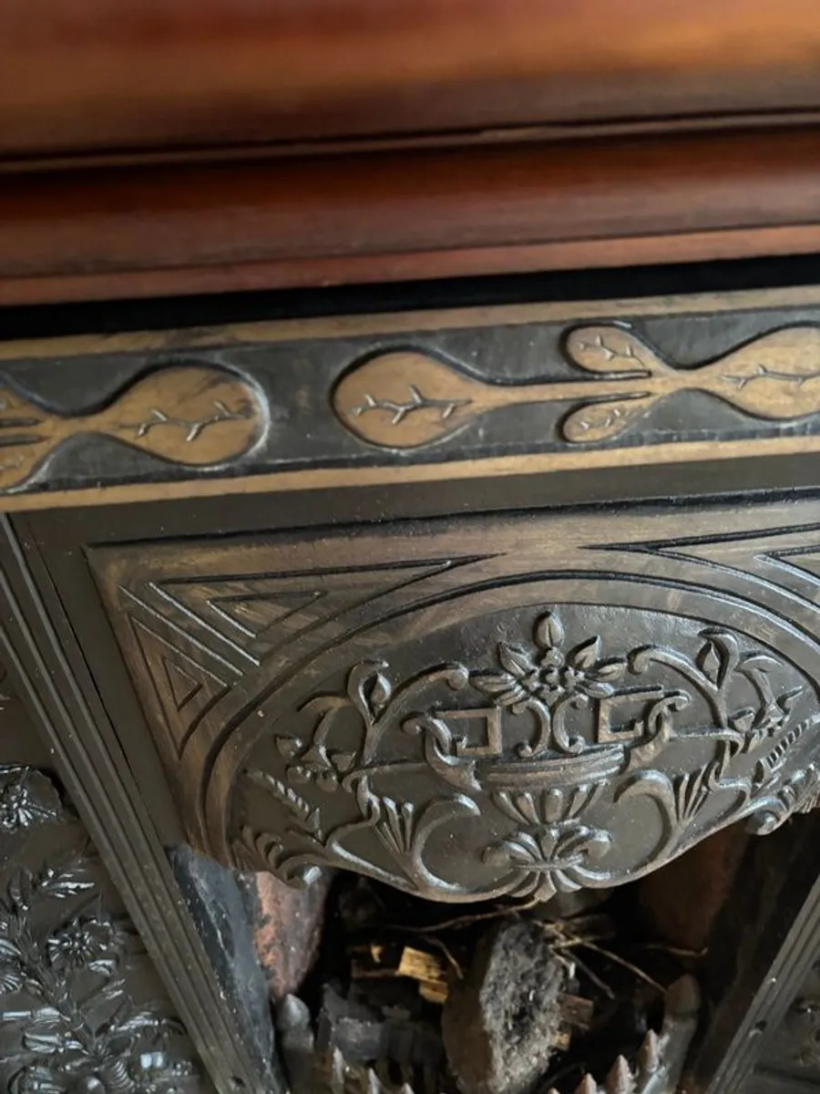 Wood Fireplace with insert and mirror - Image 2