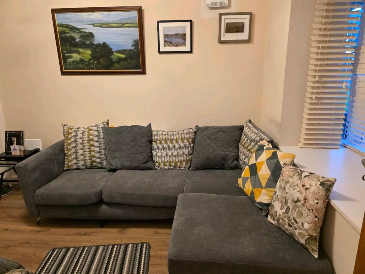 L shaped Couch - Image 4