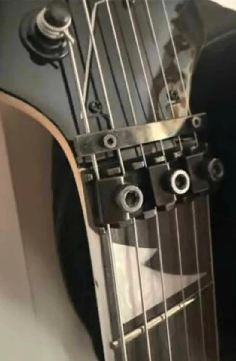 Ibanez GIO - Image 4