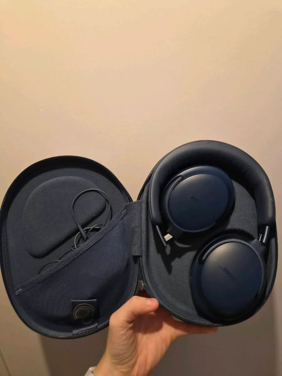 Bose QuietComfort Ultra Headphones - Image 1