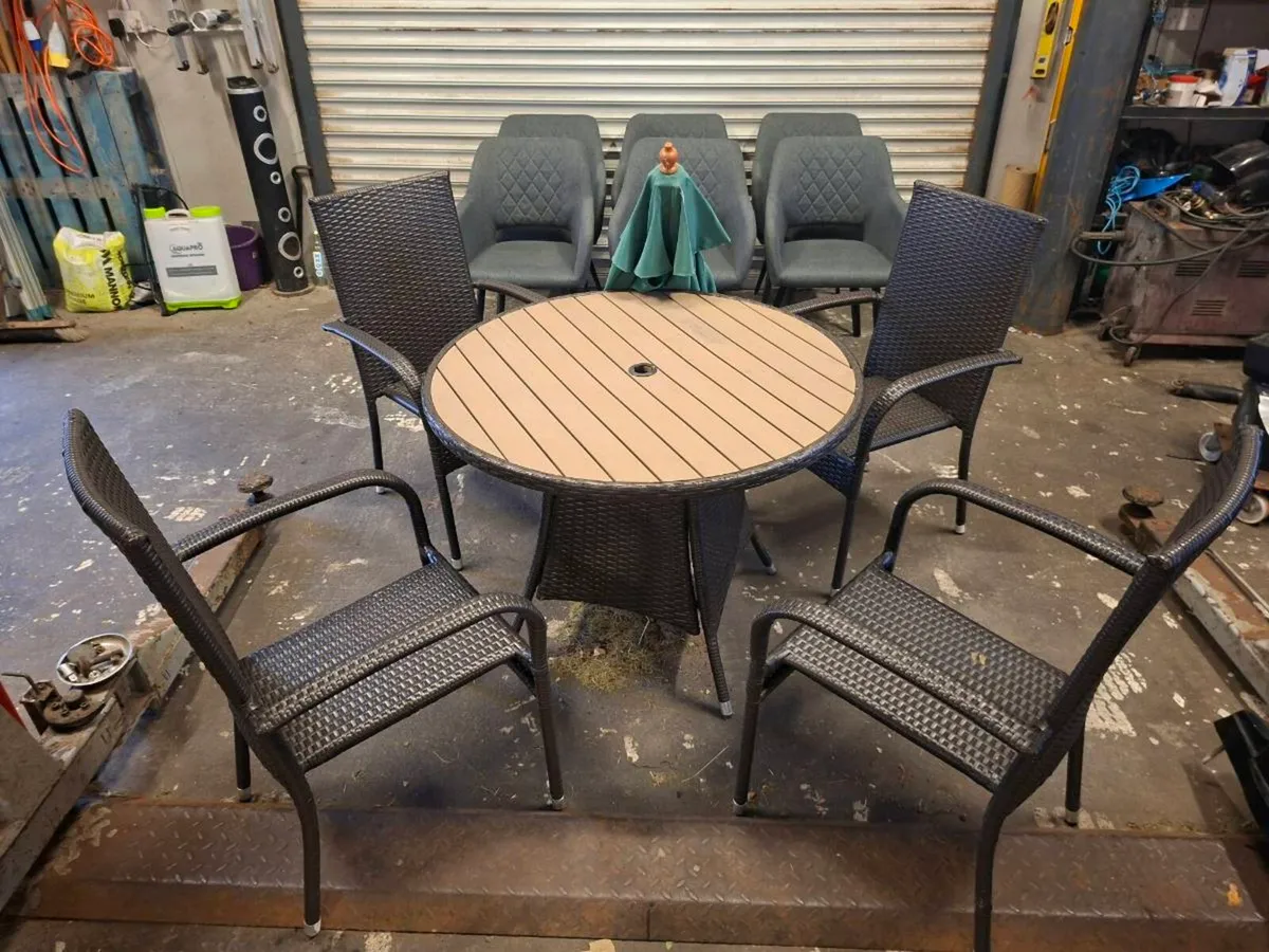 Patio Table and chairs - Image 1