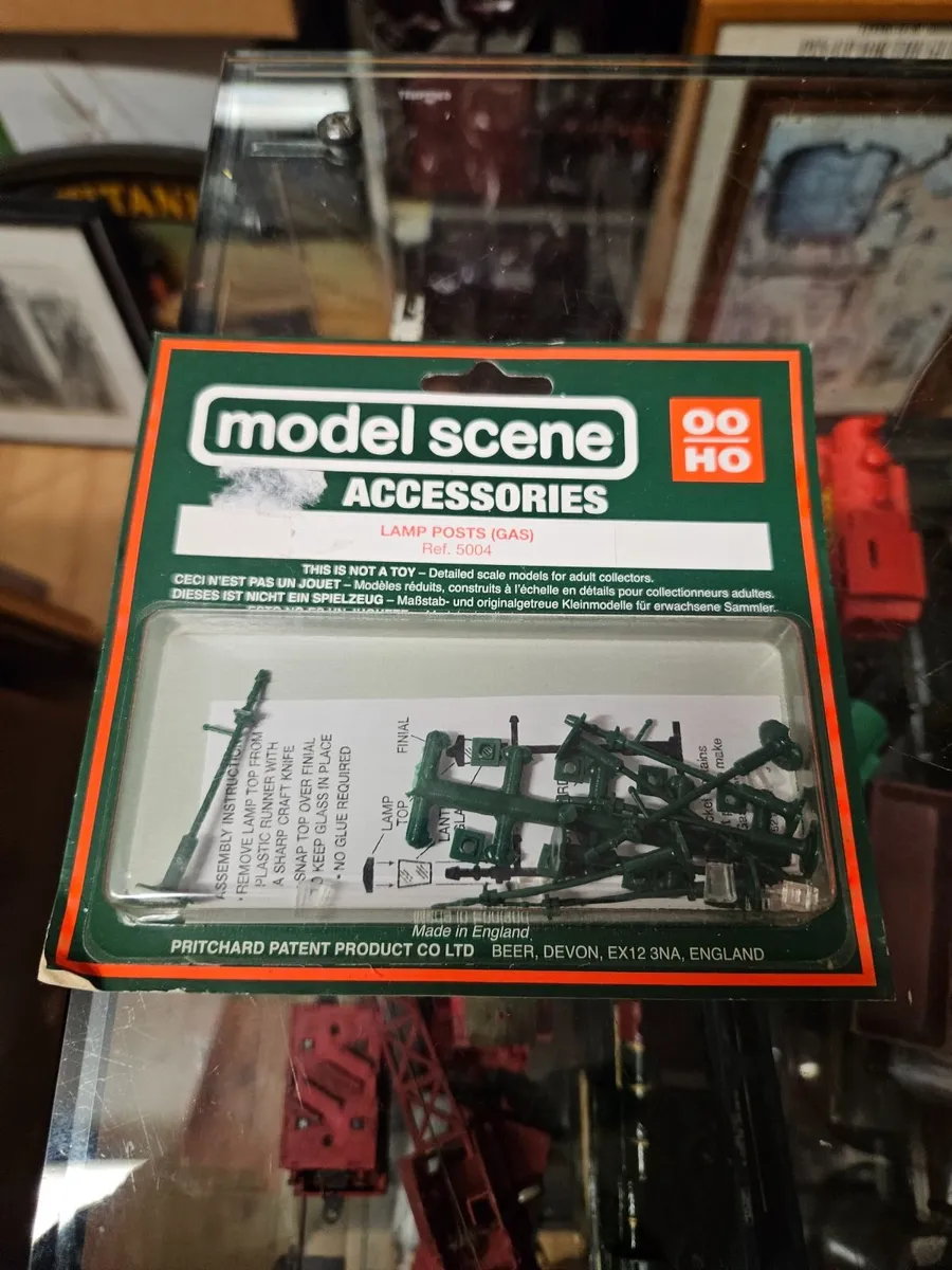 Hornby Model Scene Lamp Posts