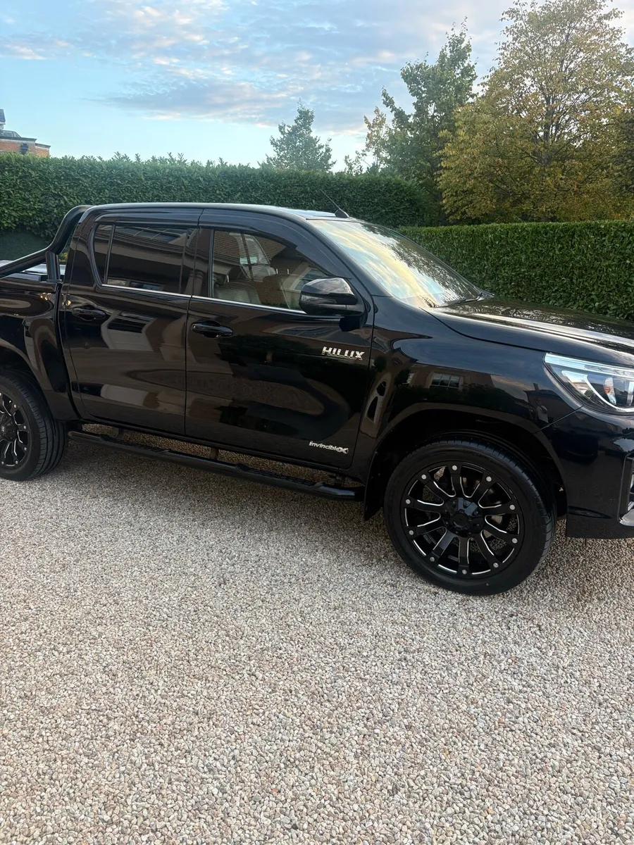 Car - Image 1