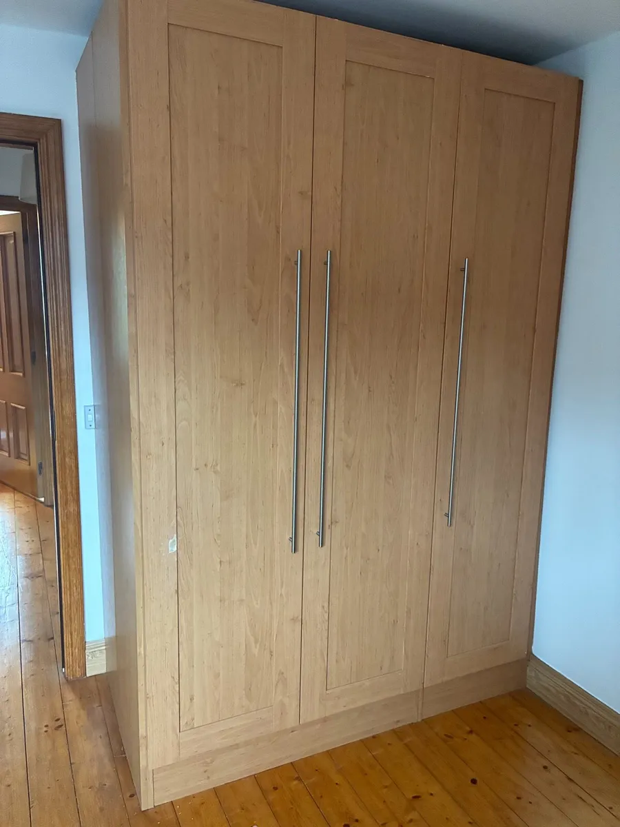 Wardrobes for free - Image 1
