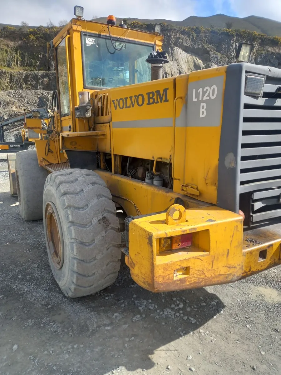 Loading shovel - Image 3