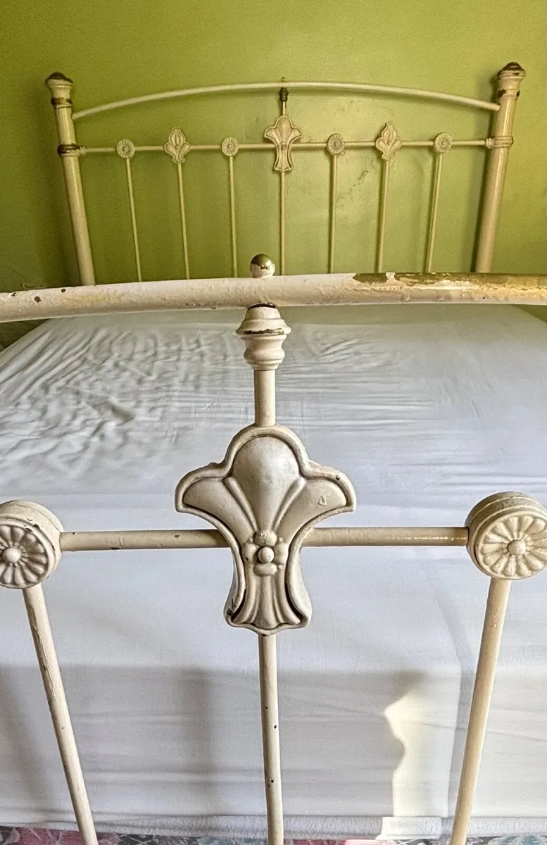 Antique Victorian Double brass and iron bed - Image 2