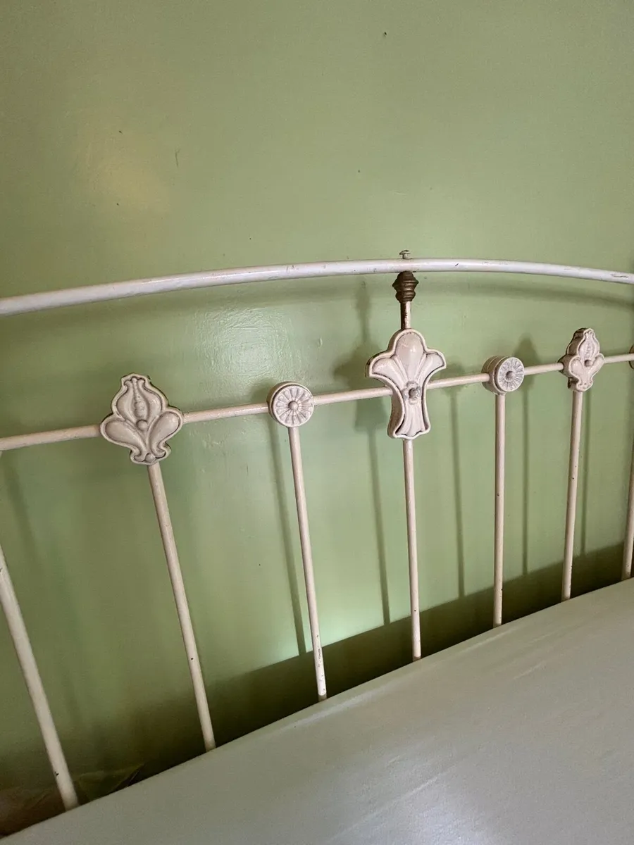 Antique Victorian Double brass and iron bed - Image 3