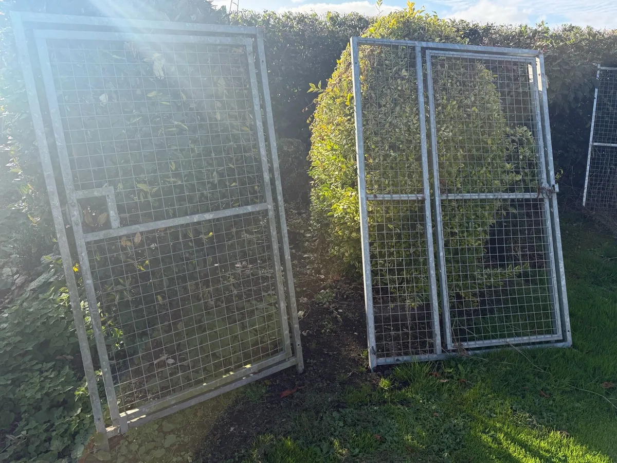 Dog run panels - Image 1