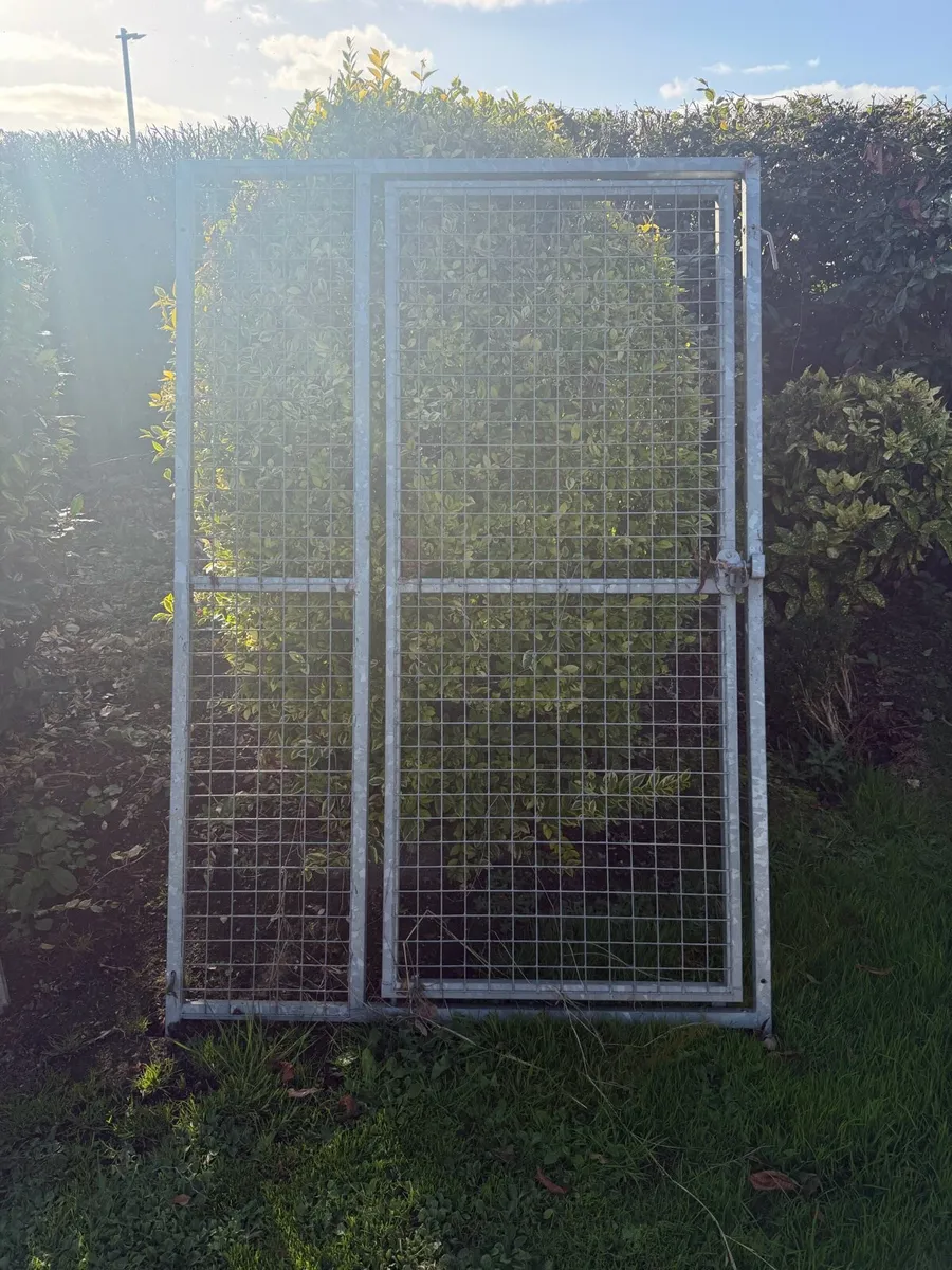 Dog run panels - Image 2