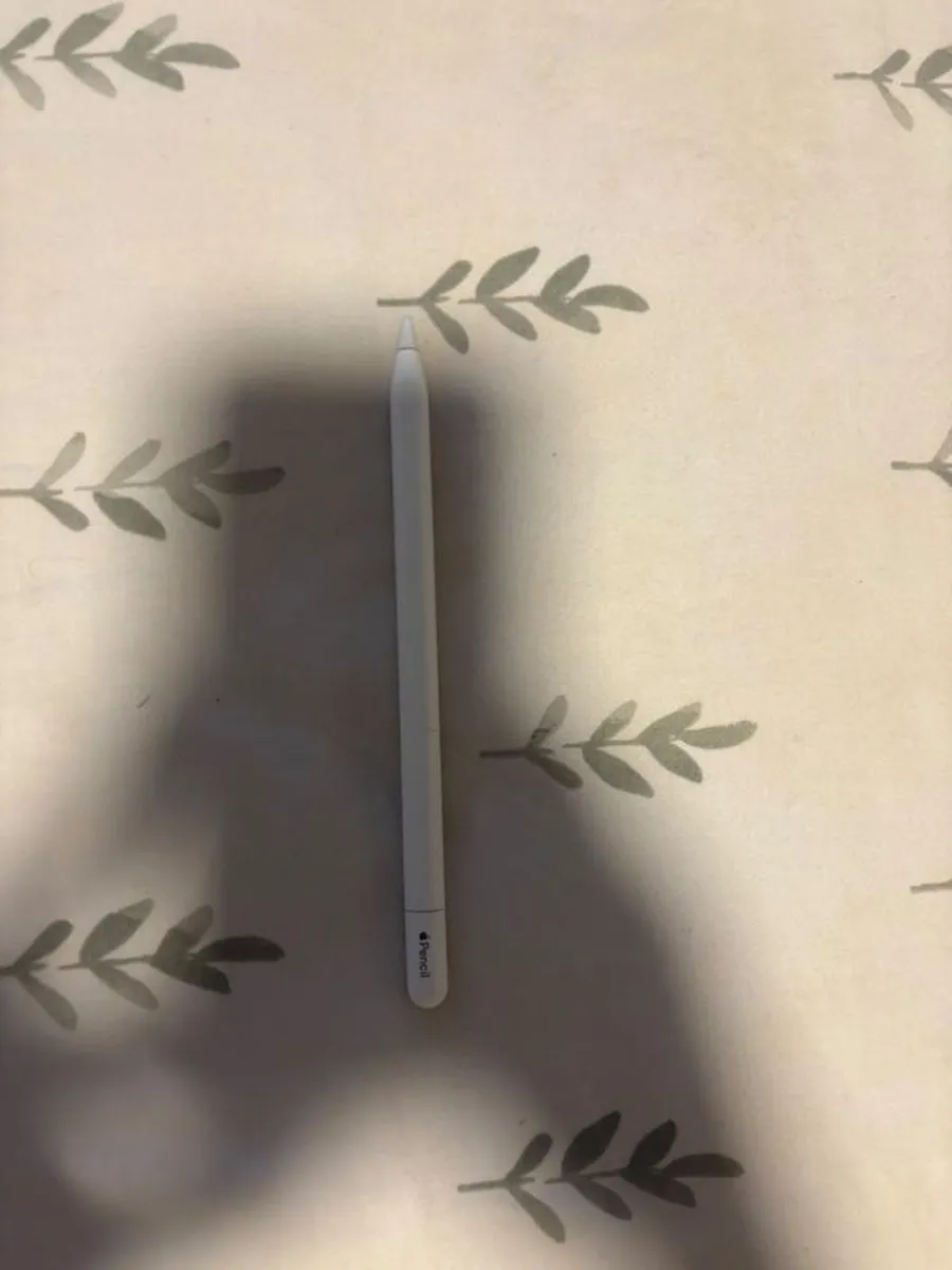 Apple Ipad and Pen - Image 3
