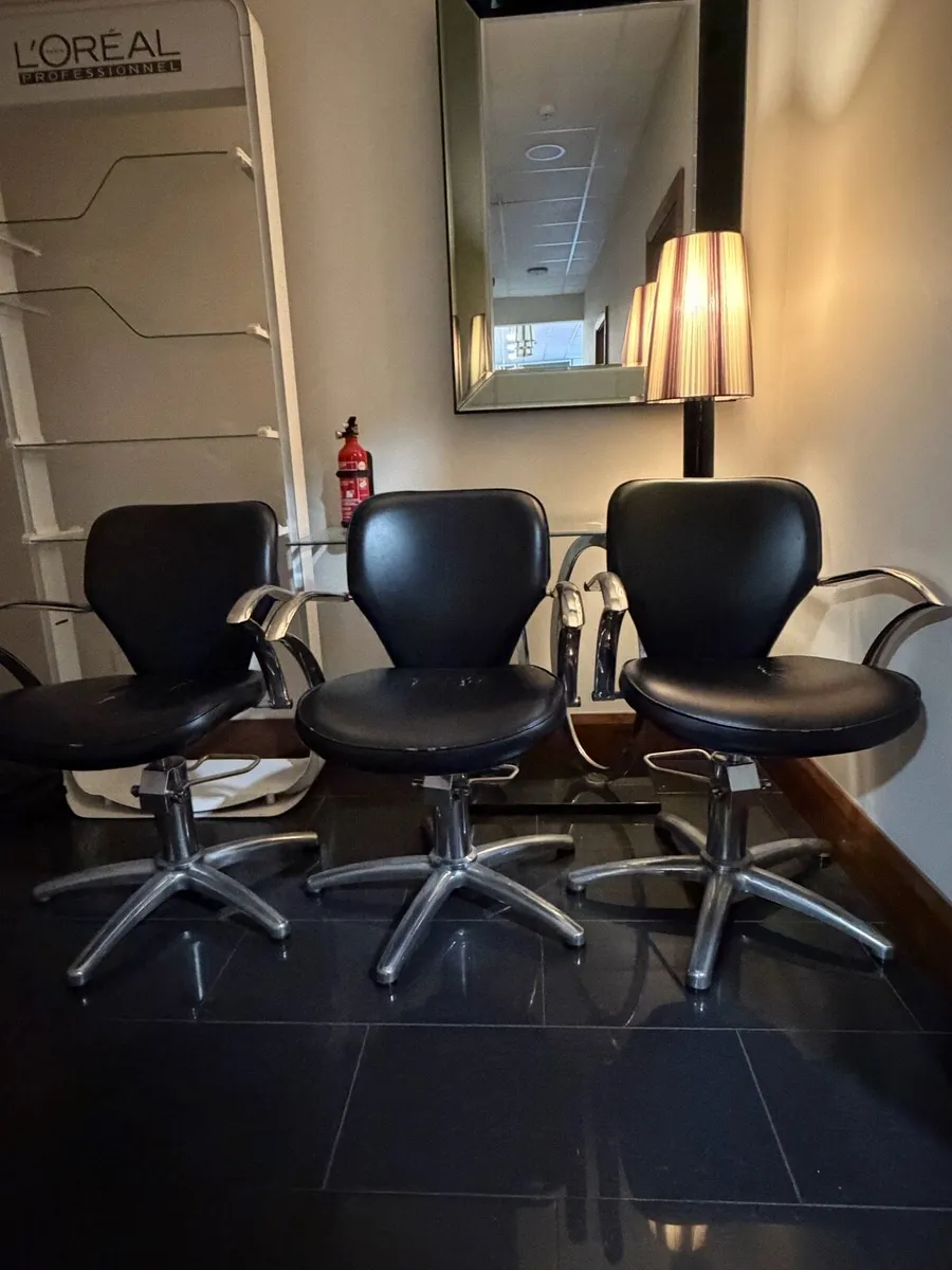 Chairs REM - Image 1