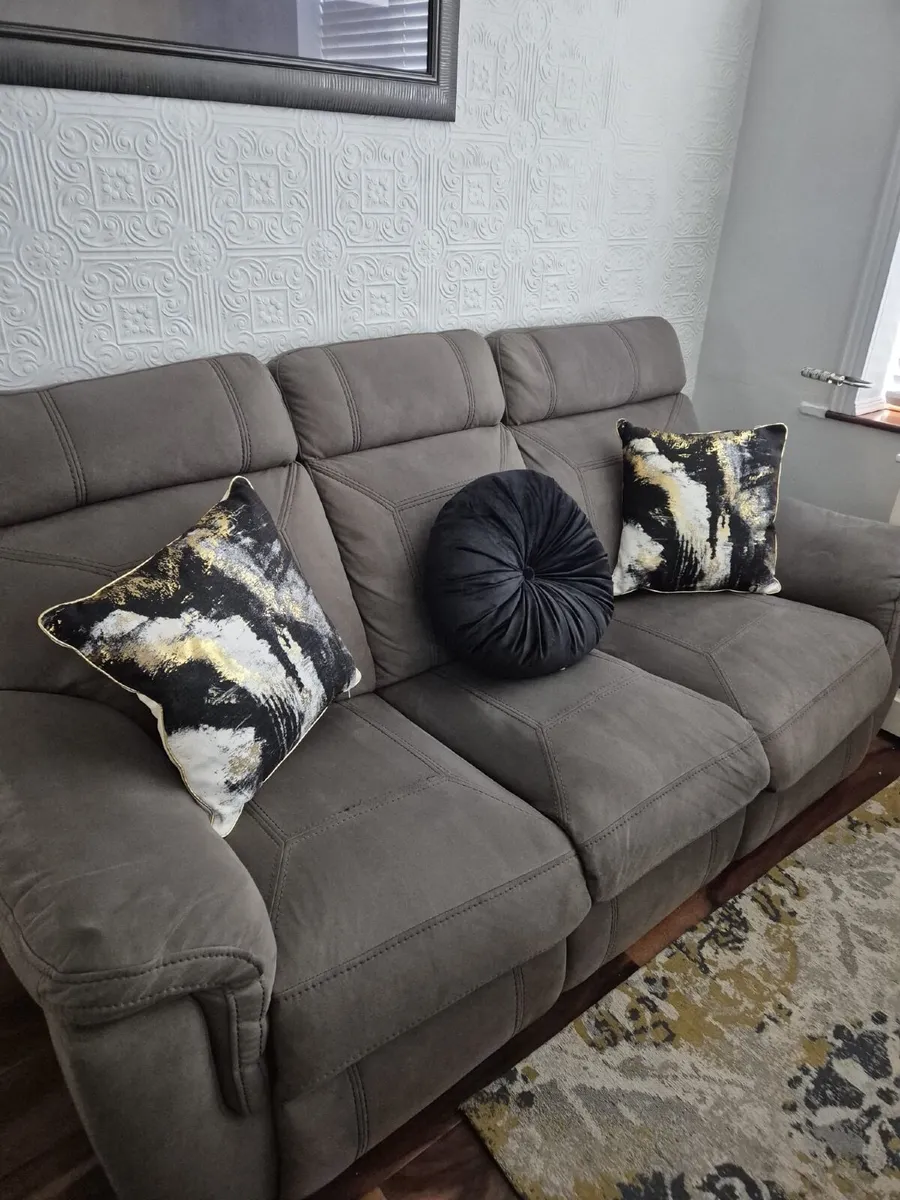 Couch - Image 1