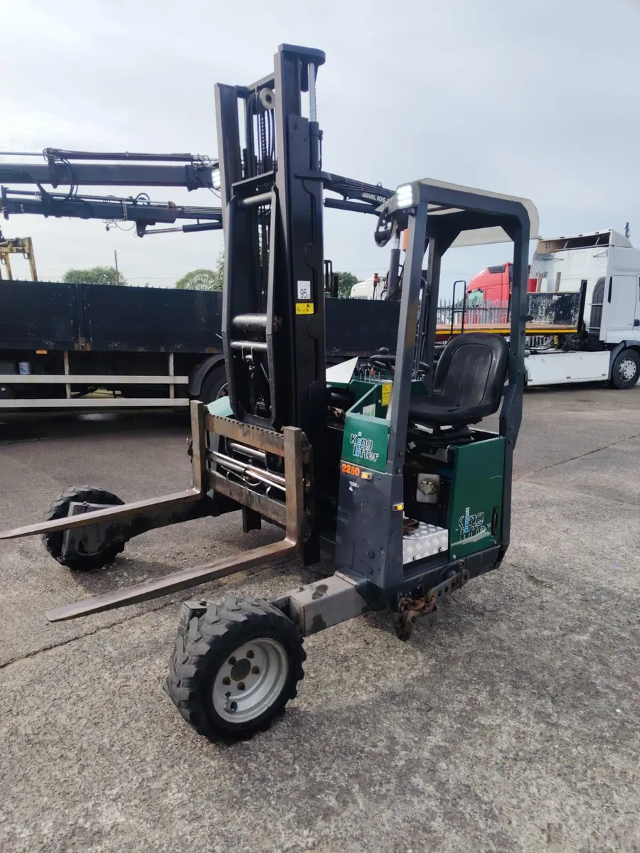 2022 Terberg 2.5 ton Truck mounted forklift - Image 1