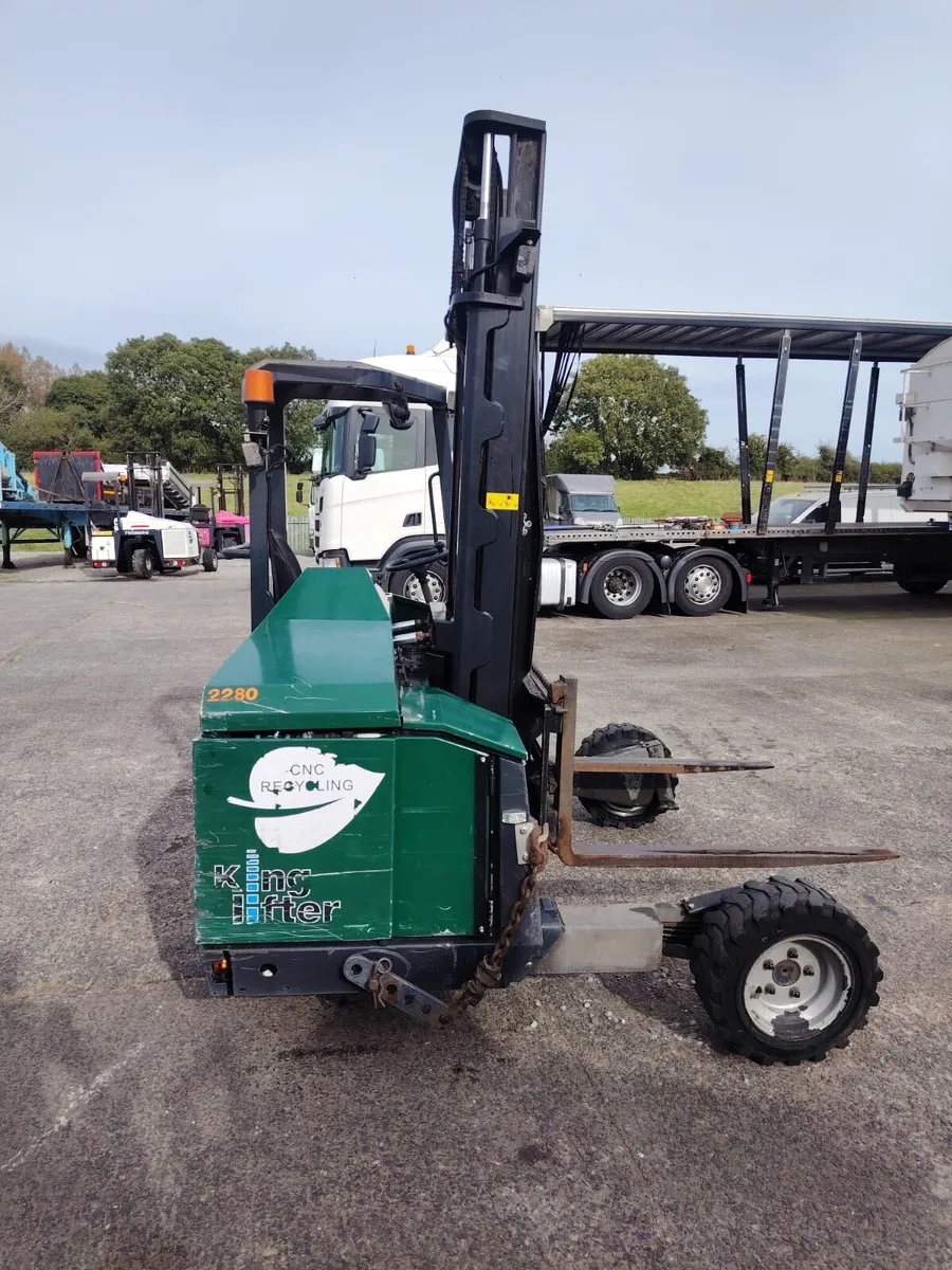 2022 Terberg 2.5 ton Truck mounted forklift - Image 4