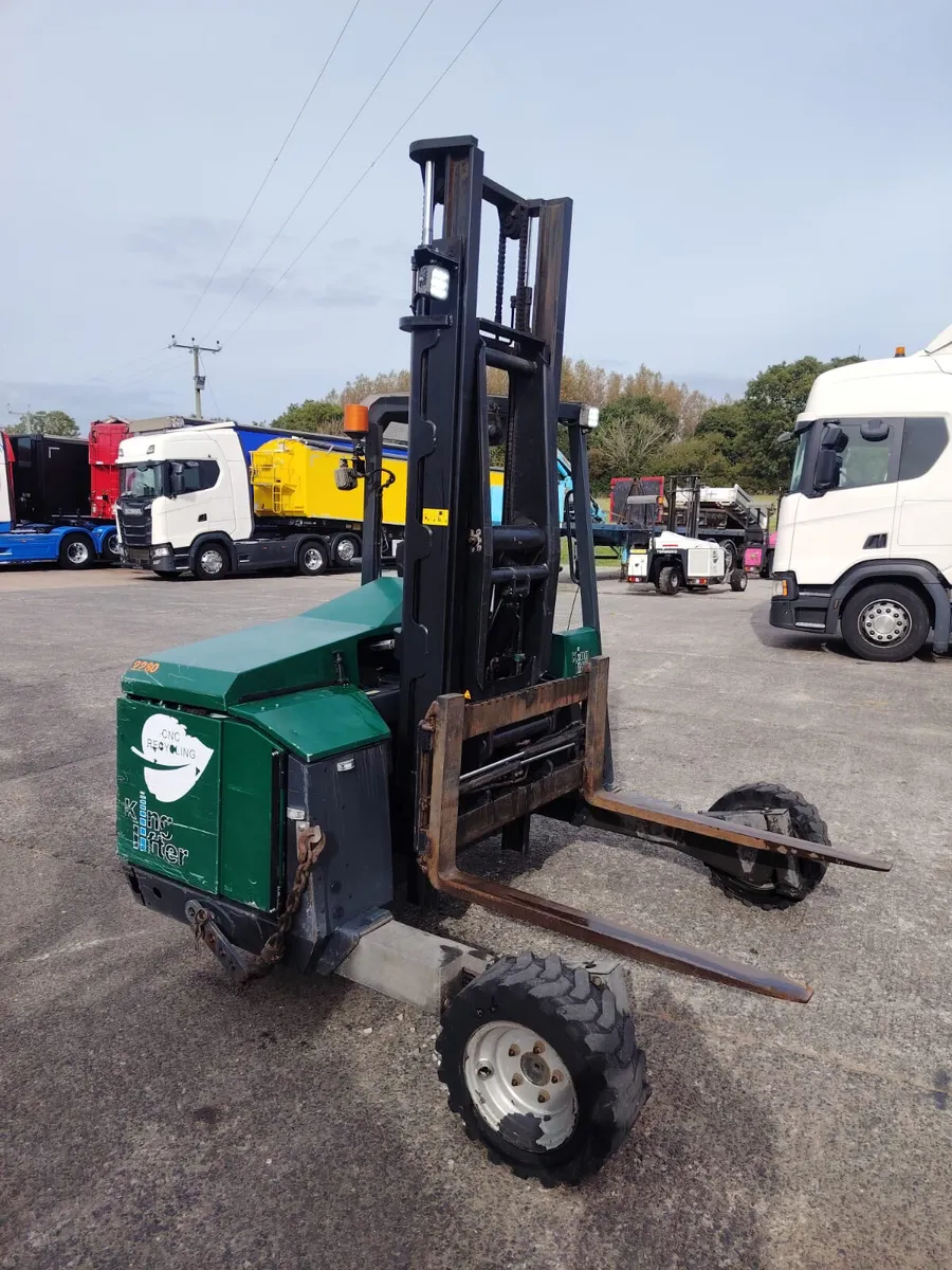 2022 Terberg 2.5 ton Truck mounted forklift - Image 2