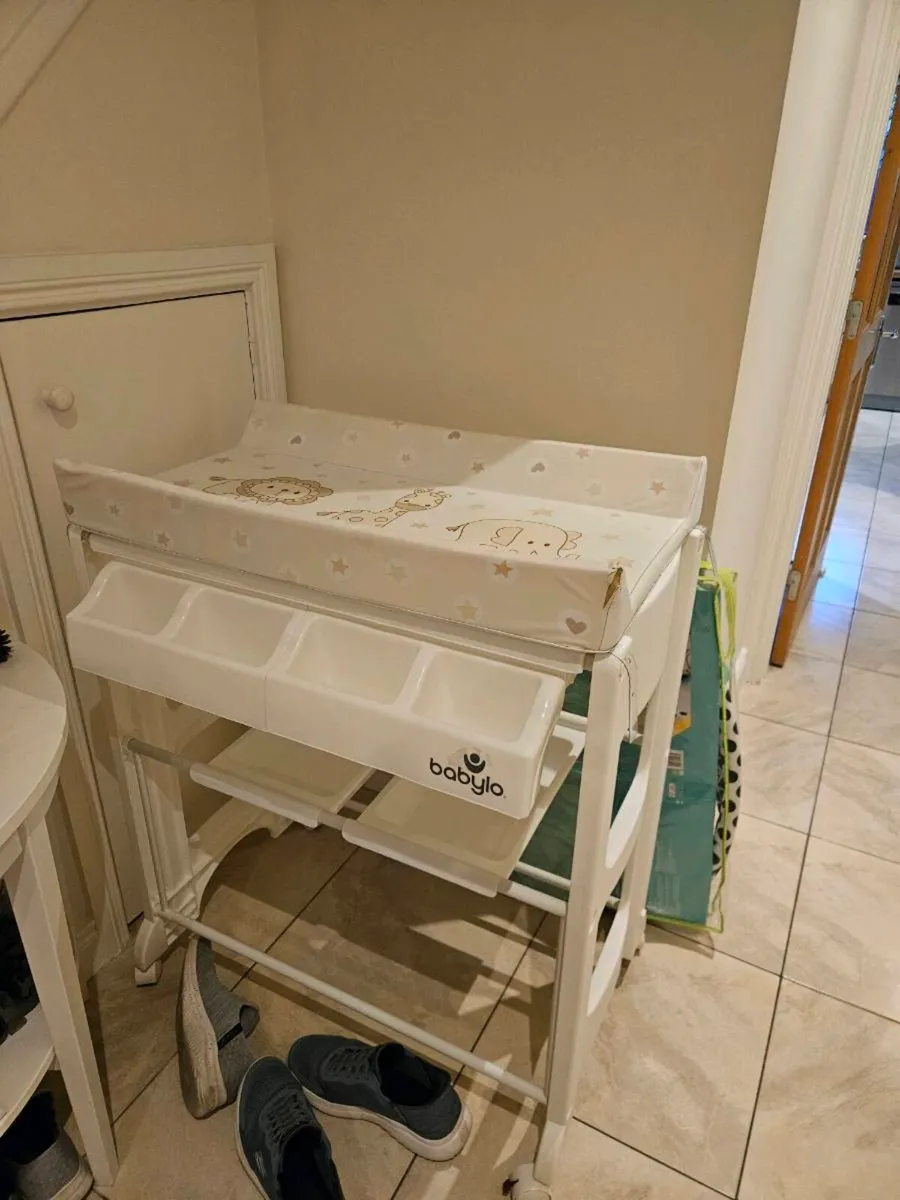 Baby changing table and activity mat - Image 1