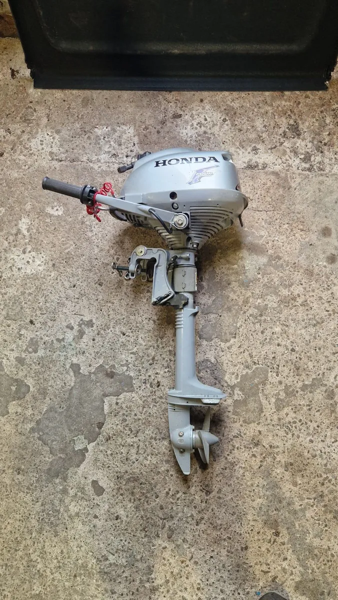 Honda 2.3HP Outboard Engine - Image 1