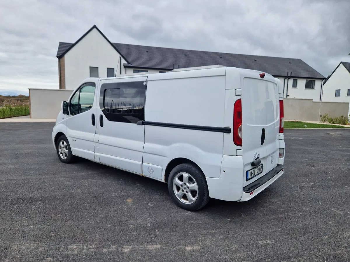 Renault Trafic Camper (commercial on book) - Image 3