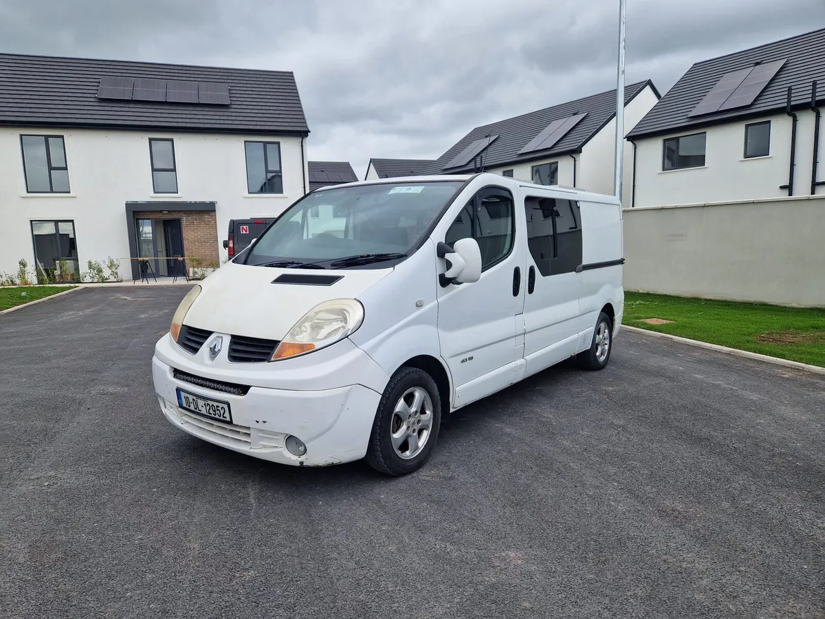 Renault Trafic Camper (commercial on book) - Image 4