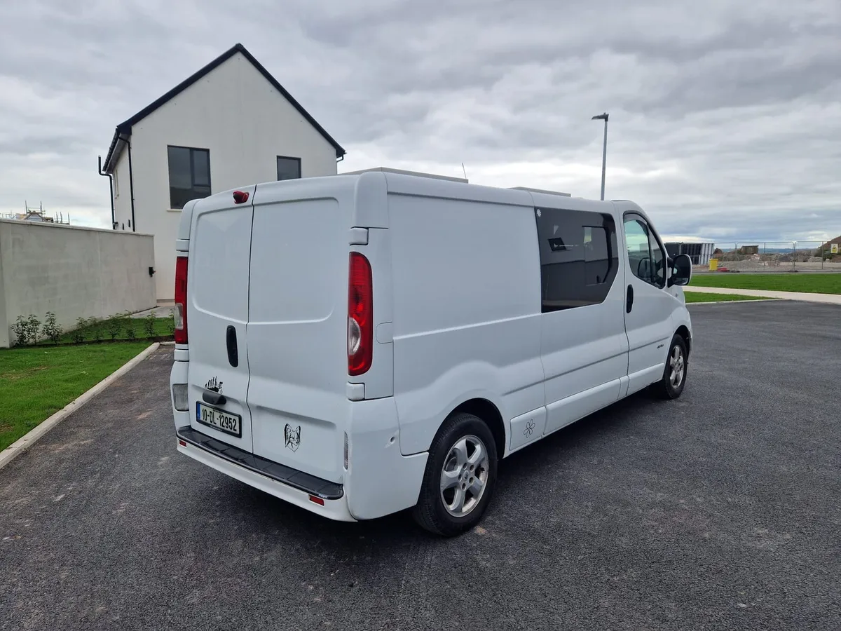 Renault Trafic Camper (commercial on book) - Image 2
