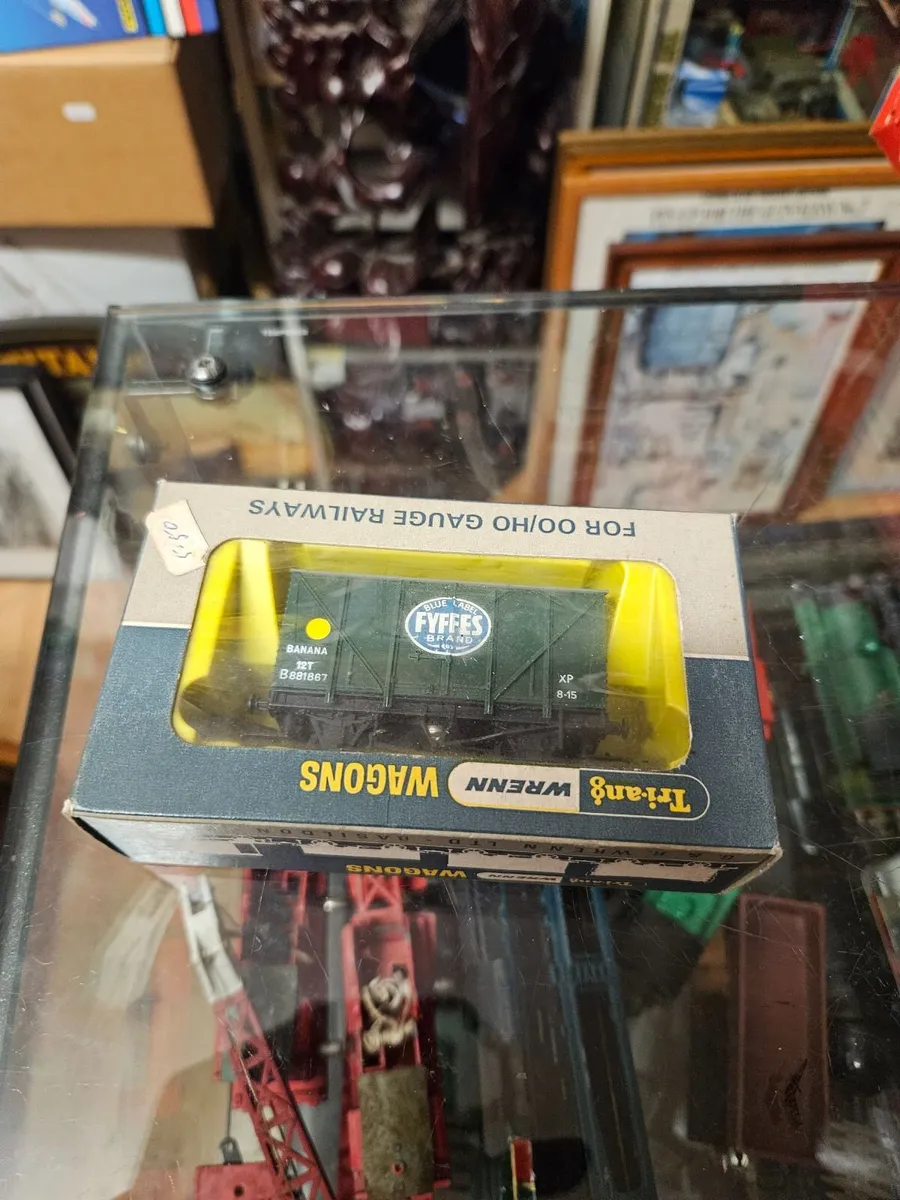 Hornby Wrenn OO Gauge Fyffes Banana Wagon
