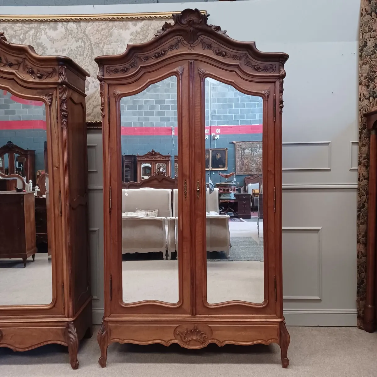 Two solid walnut antique wardrobe Loius XV - Image 3