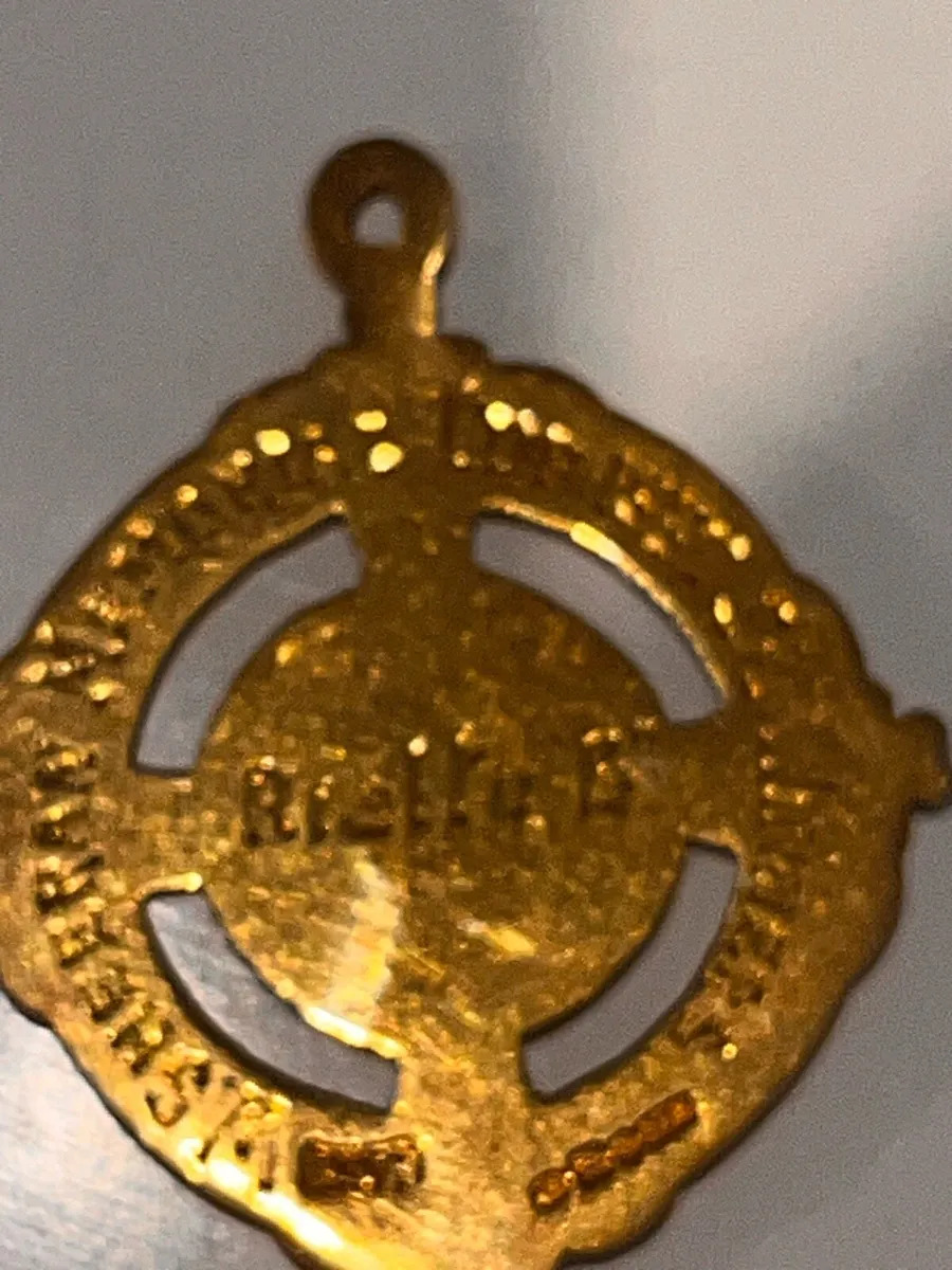 Gold medal - Image 3